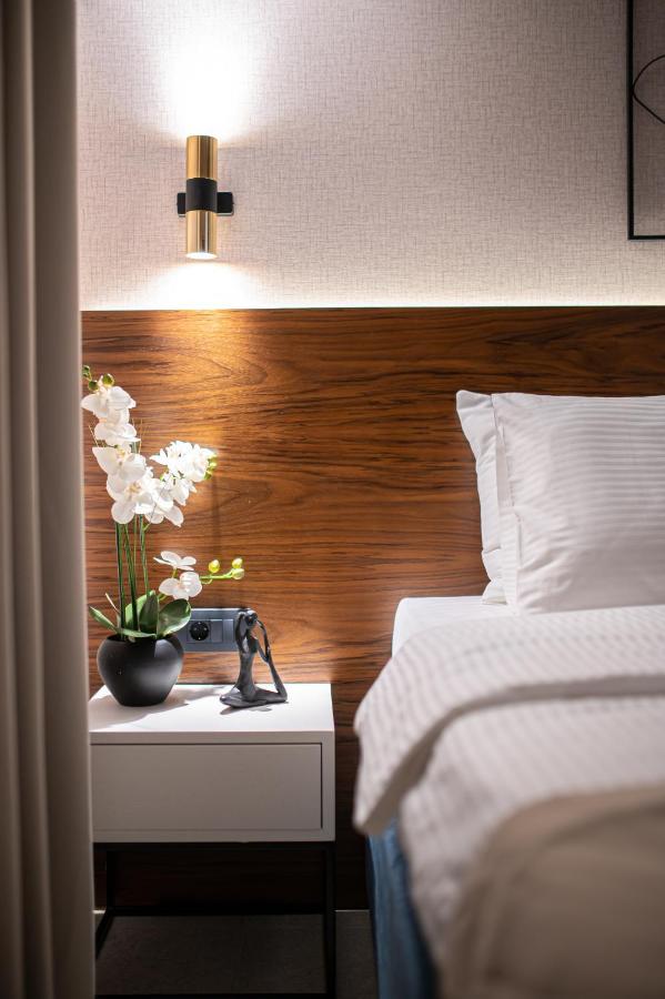 Enyana Luxury Suites Kotor Ngoại thất bức ảnh