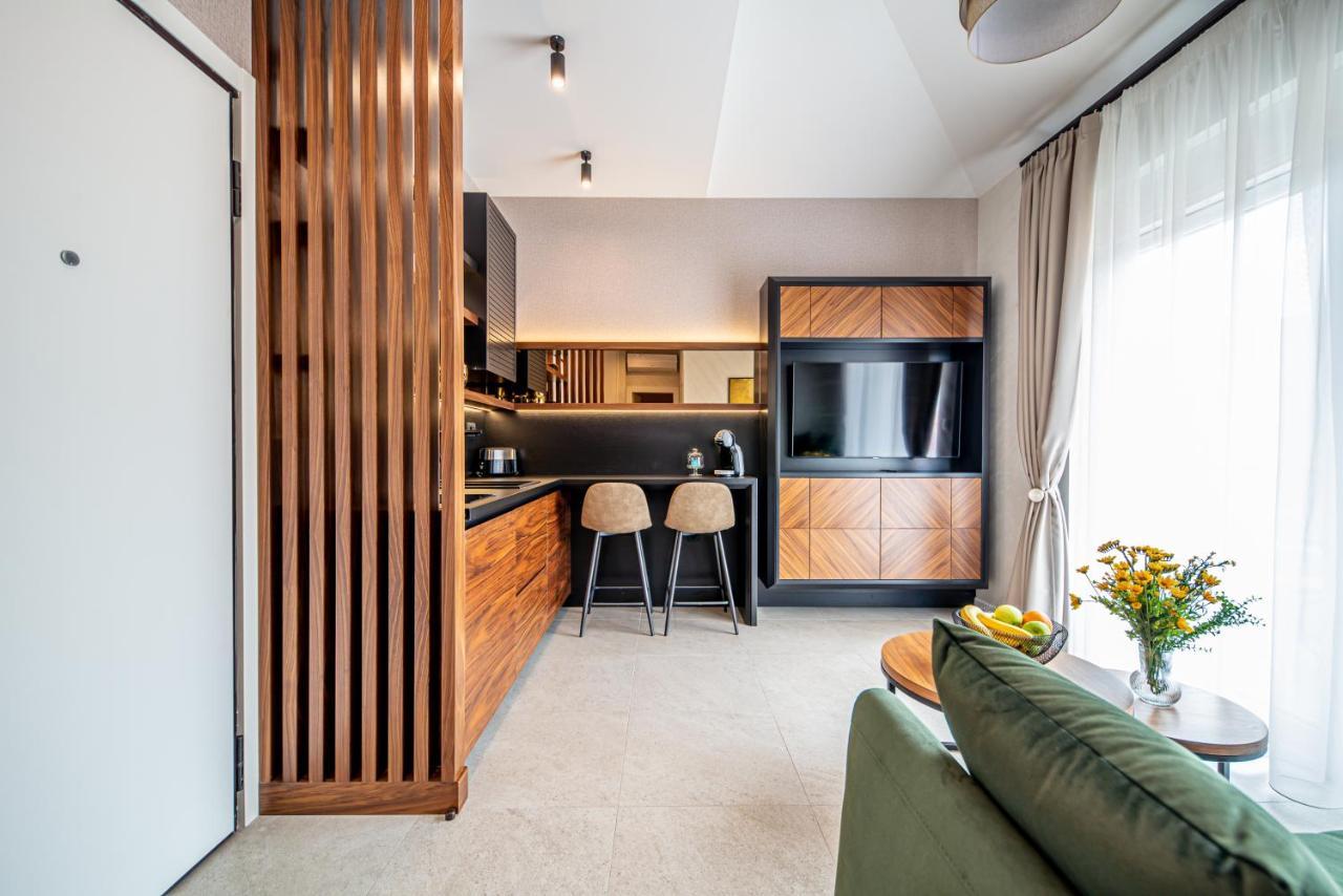 Enyana Luxury Suites Kotor Ngoại thất bức ảnh