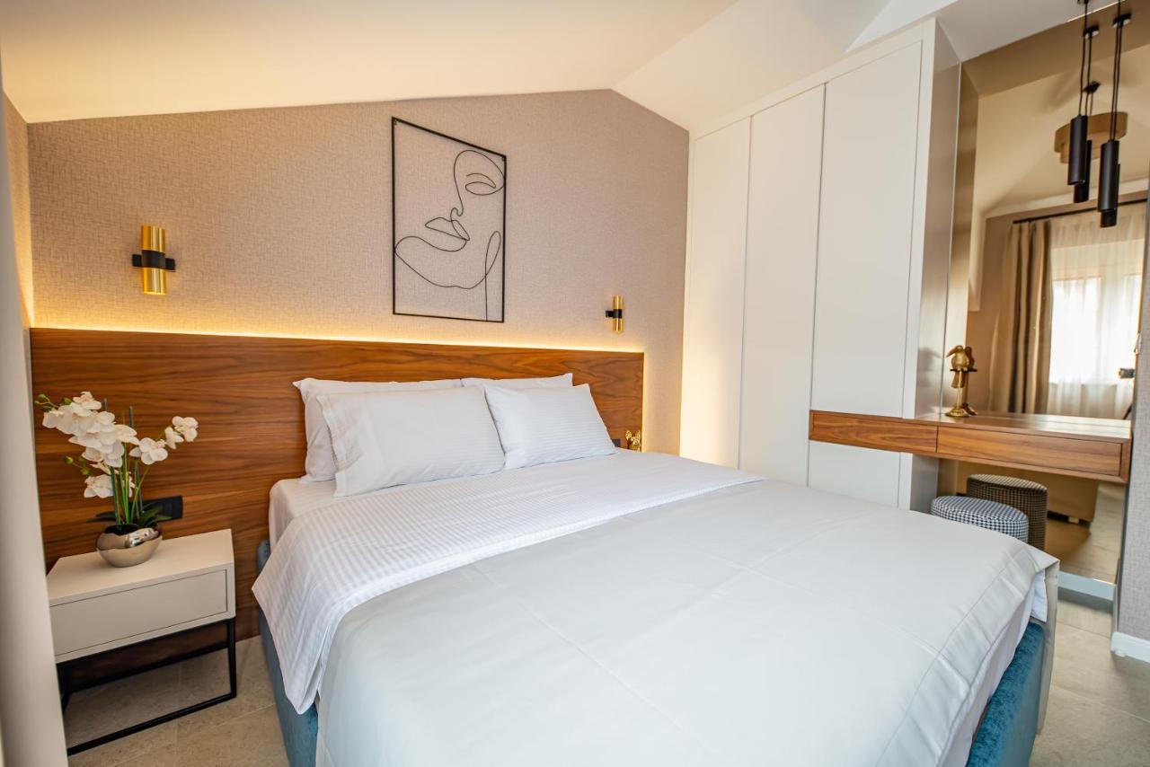 Enyana Luxury Suites Kotor Ngoại thất bức ảnh