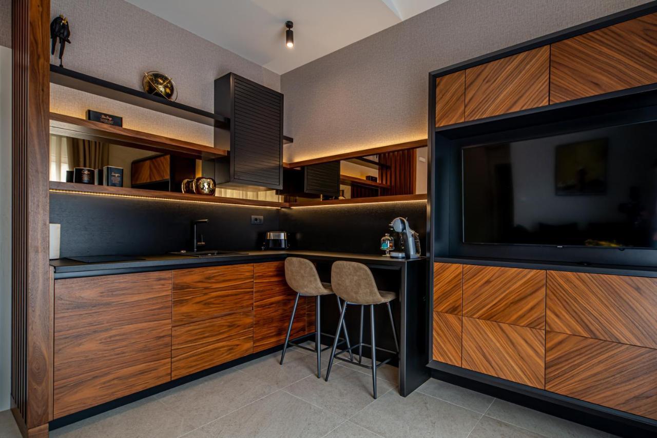 Enyana Luxury Suites Kotor Ngoại thất bức ảnh