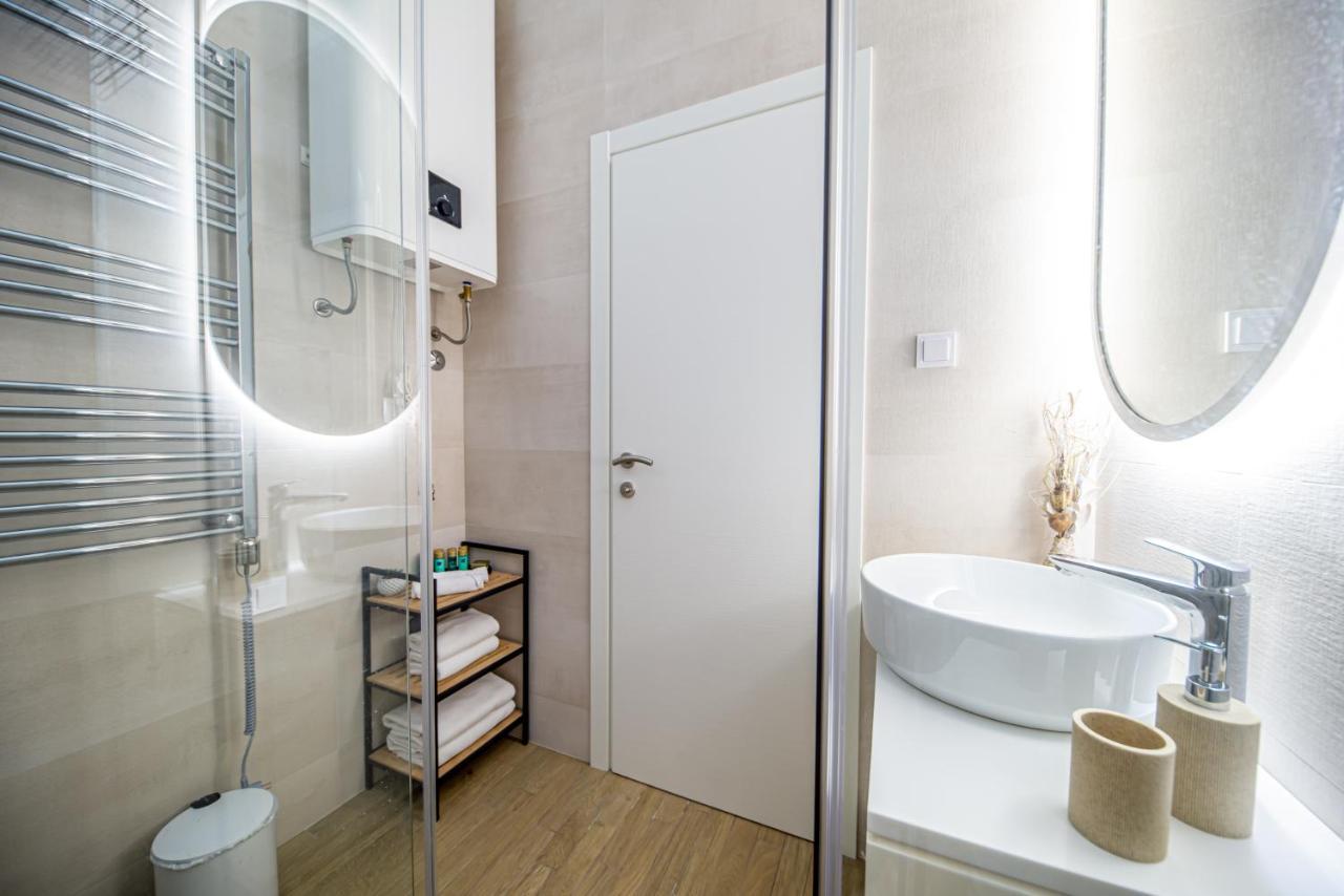 Enyana Luxury Suites Kotor Ngoại thất bức ảnh