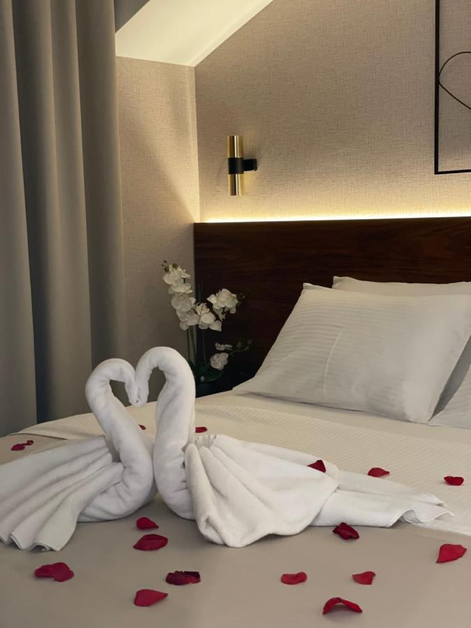 Enyana Luxury Suites Kotor Ngoại thất bức ảnh